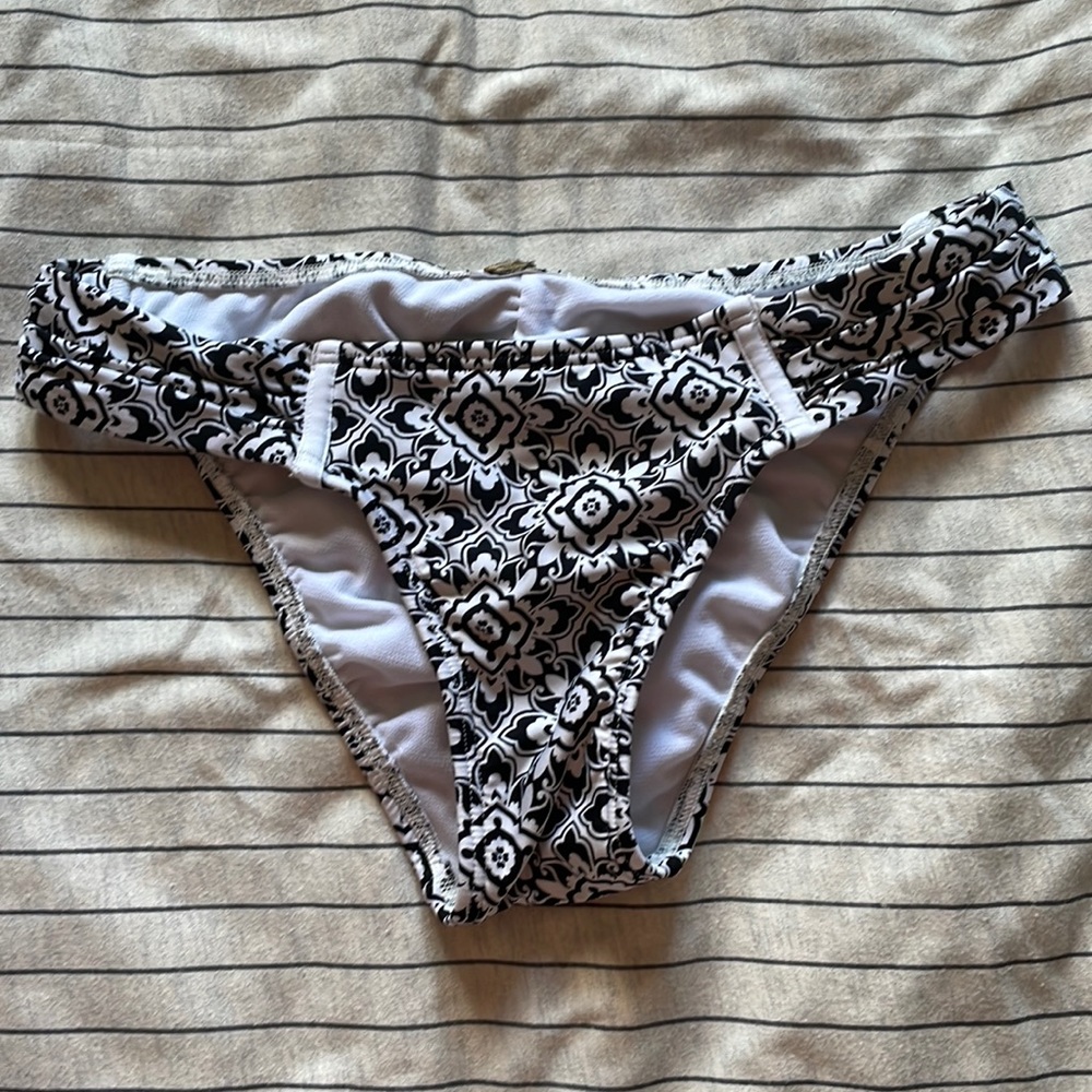 2/$15 Laundry by Shelli Segal Bikini Bottom XS